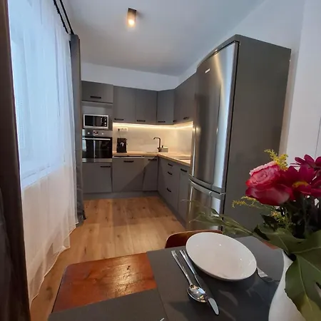 Semesterbostad Pod Vrskami Vazca