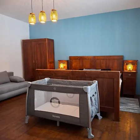 Semesterbostad Pod Vrskami Vazca