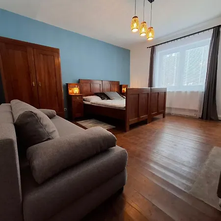 Semesterbostad Pod Vrskami Vazca